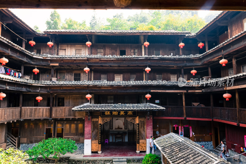 福建永定土楼客家祖训馆庆成楼建筑内部景观