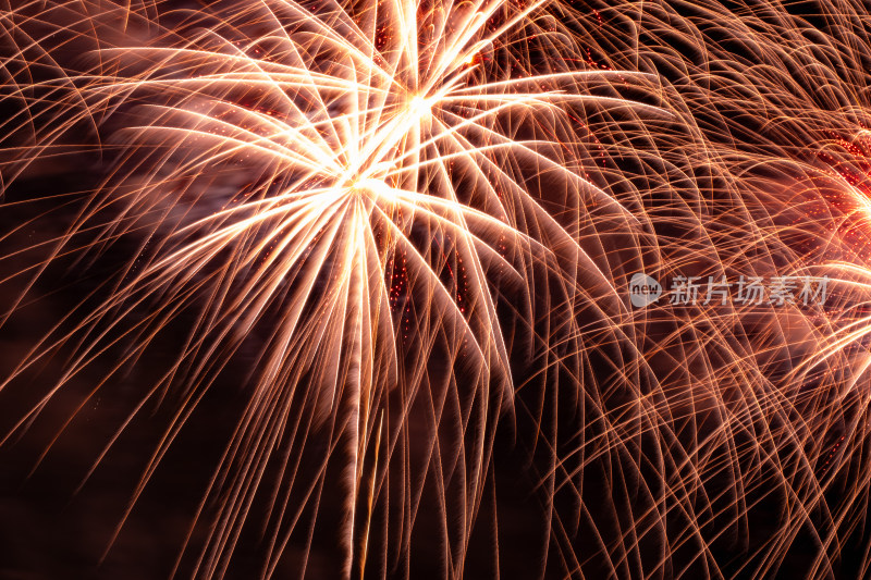 广州2025白鹅潭水上绽放的绚丽多彩烟花夜景