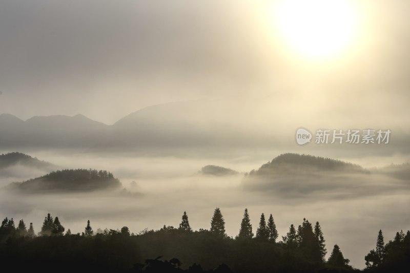 重庆酉阳：“睡佛”下的风景