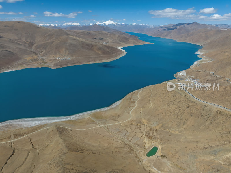 西藏山南羊卓雍措圣湖神湖蓝色高空航拍