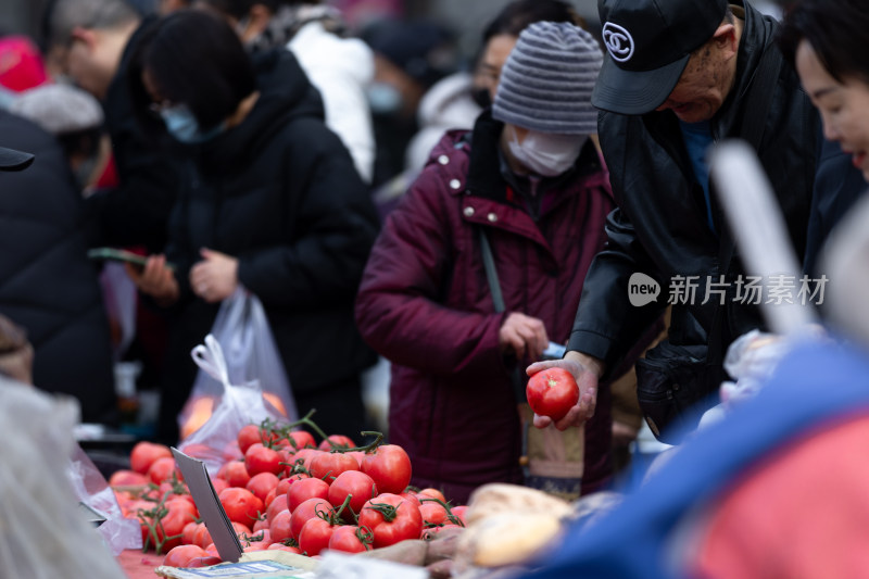 早市买菜卖菜的人们