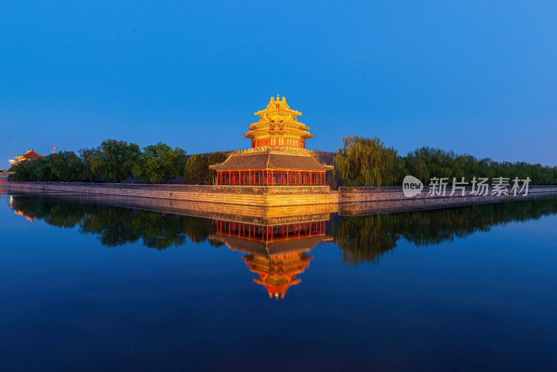 北京故宫角楼蓝调时分夜景