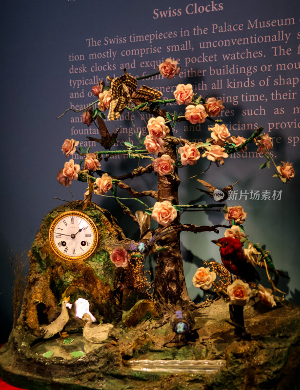 故宫博物院瑞士鸟音山石钟