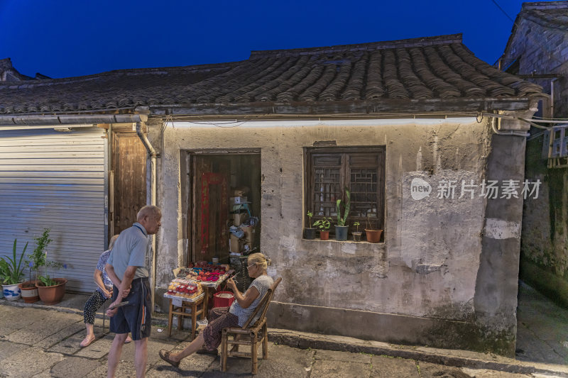 绍兴仓桥直街江南水乡夜景