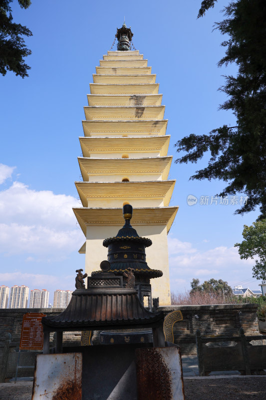 大理佛图寺蛇骨塔