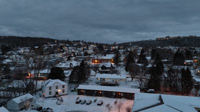 雪后小镇暮色全景