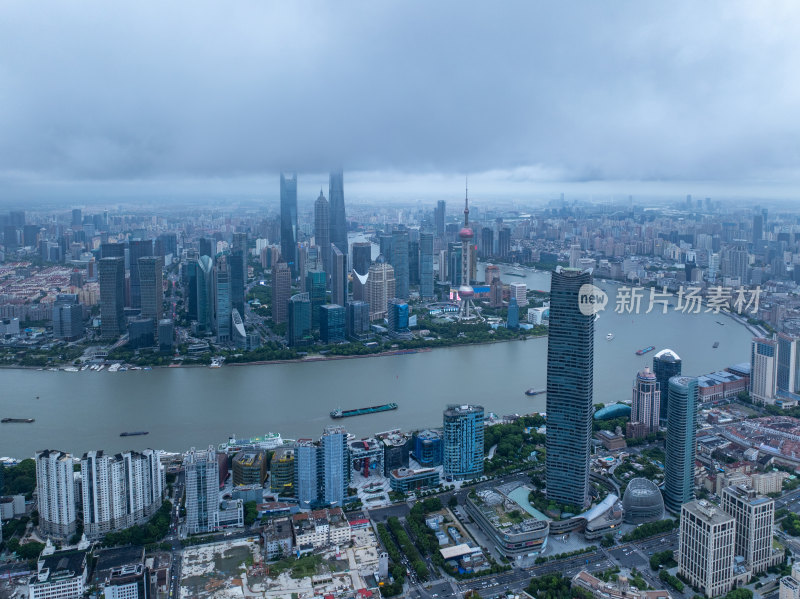 上海台风暴风雨来临前黑云压城航拍