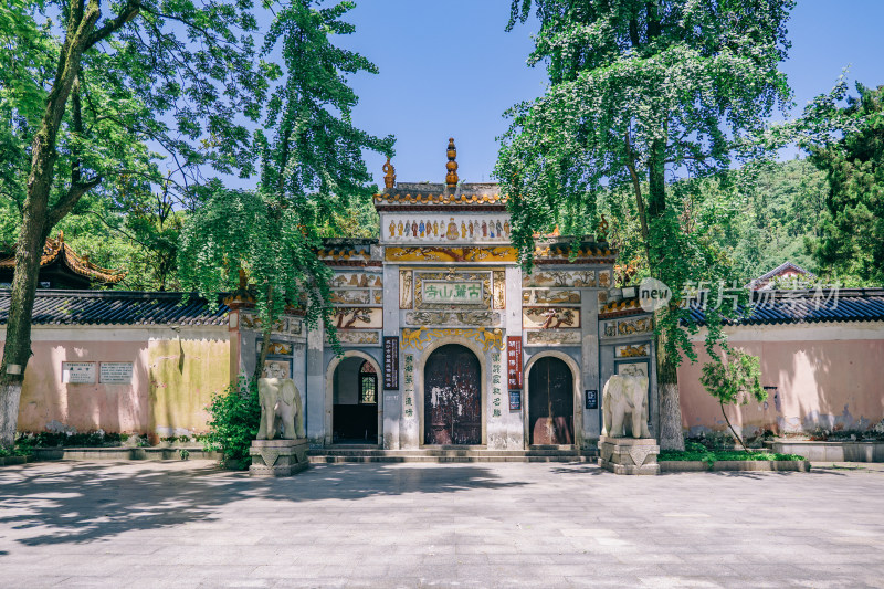 湖南长沙古麓山寺大门