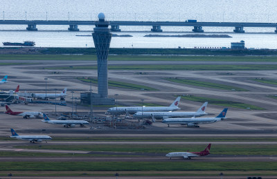 深圳机场航站楼、深圳机场起飞飞机