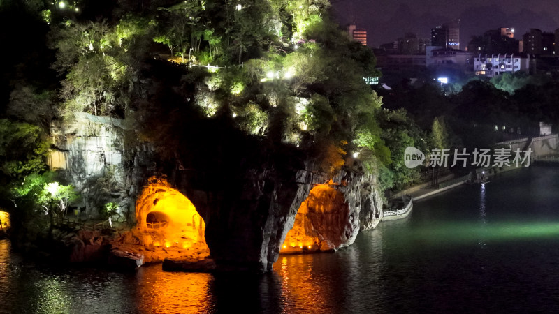 桂林象鼻山夜景航拍图