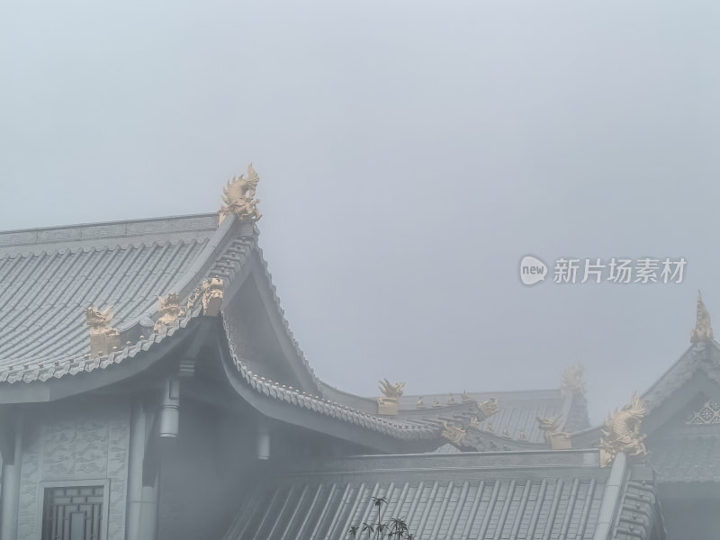 峨眉山金顶寺庙古建筑屋檐装饰