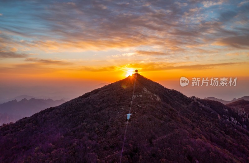 秦皇岛市祖山山顶日出美景的壮丽自然风光