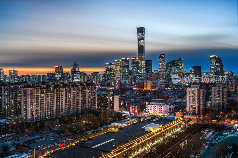 北京夜色中国尊引领的繁华都市夜景