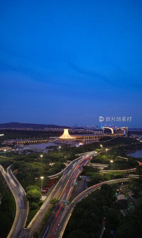 广西南宁国际会展中心城市风光建筑夜景