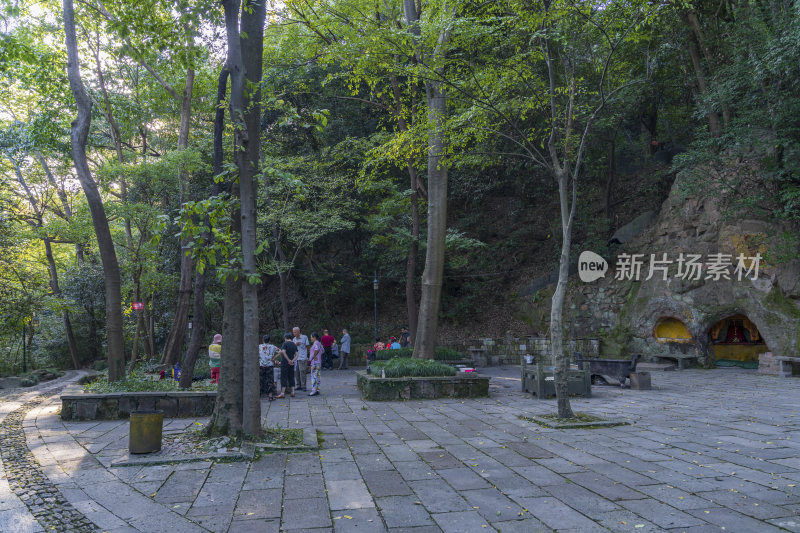 杭州宝石山景区栖霞洞景点