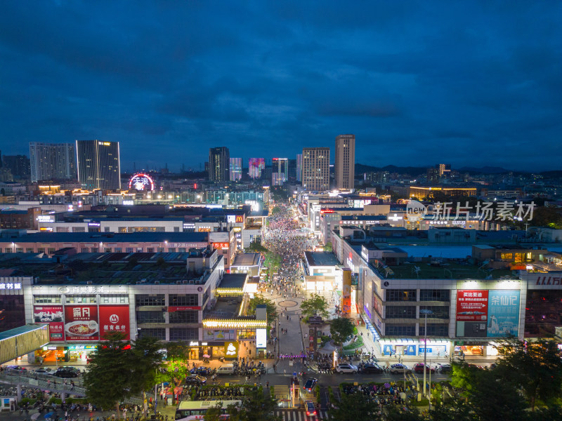 广东深圳龙华大浪商业中心步行街夜景