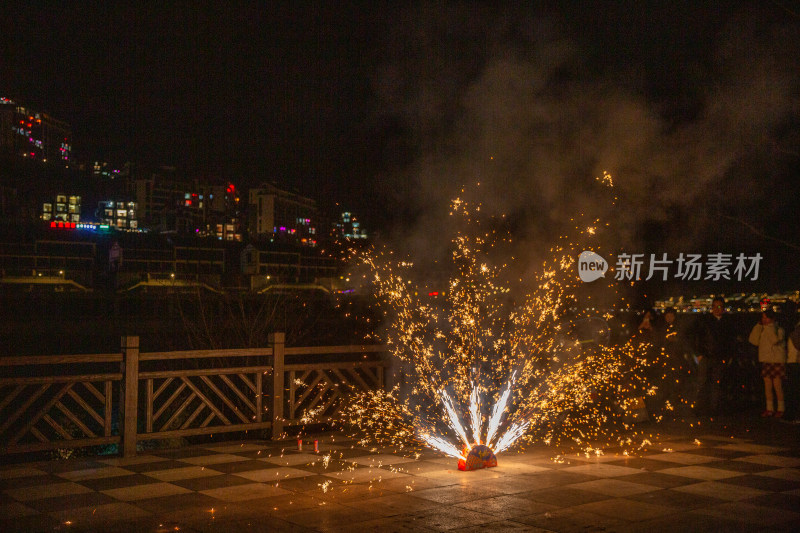 新年绽放的烟花