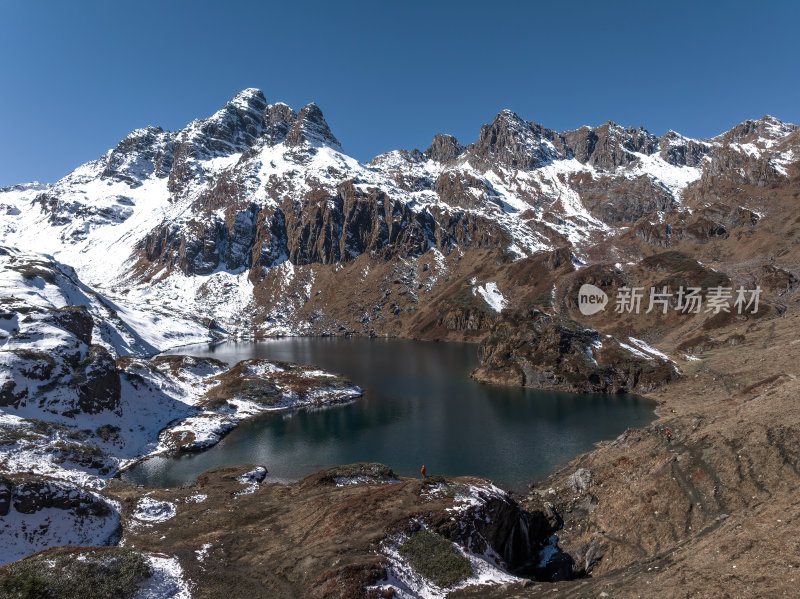 云南香格里拉南极洛雪山湖泊高空航拍