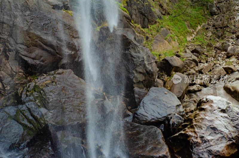 河南省洛阳白云山九龙潭秋天瀑布风景