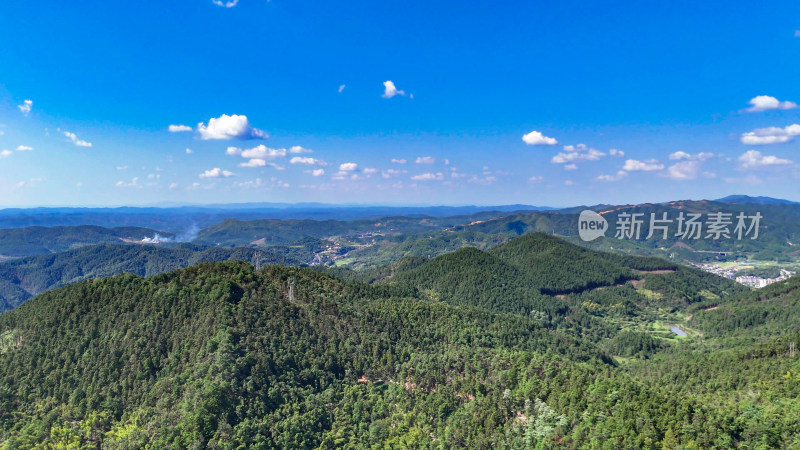 山川丘陵大山山脉森林植物航拍图