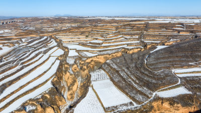 梯田航拍全景自然风景冬天下雪地形地理