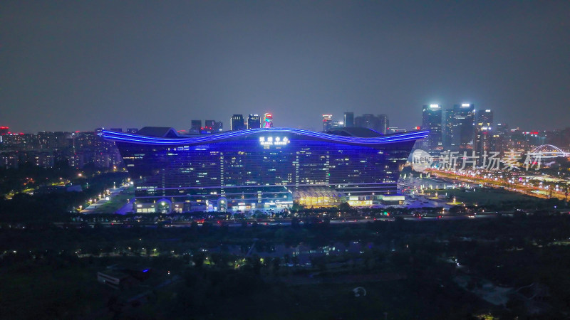 航拍四川成都环球中心夜景摄影图