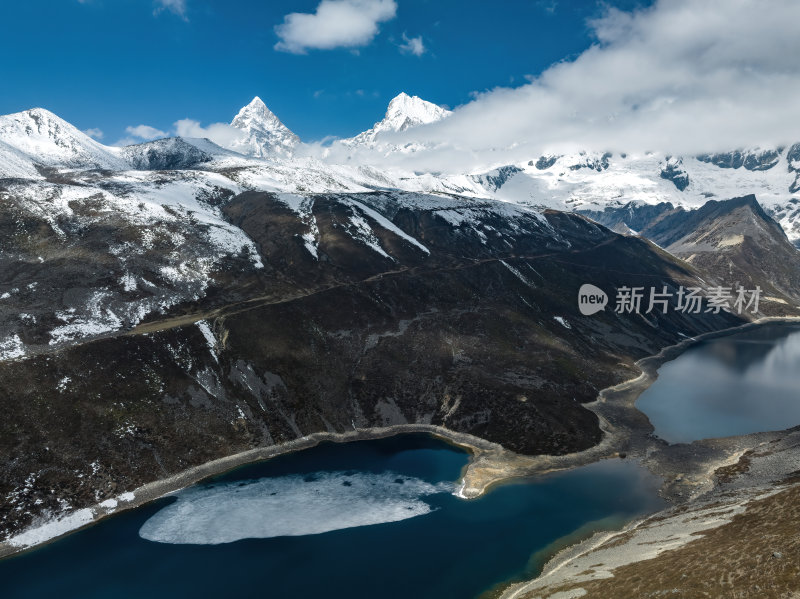 西藏山南洛扎秘境库拉岗日白马林措航拍