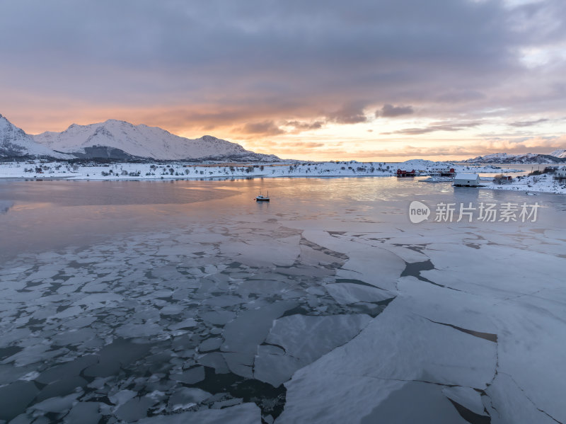 挪威罗弗敦群岛北极圈雷纳冬季雪景高空航拍