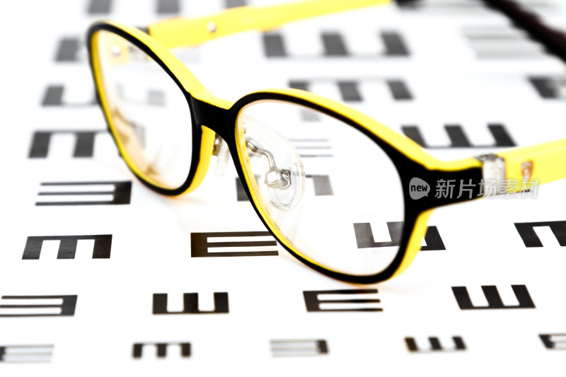 眼镜与视力表