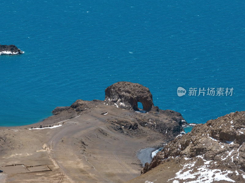 西藏那曲纳木措圣象天门湖泊雪山高空航拍