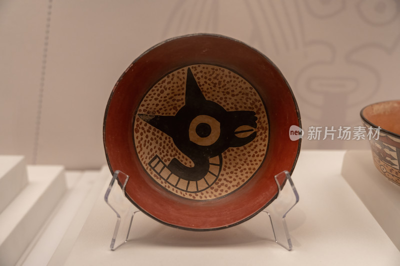 秘鲁安东尼尼教育博物馆纳斯卡彩绘美洲驼碗