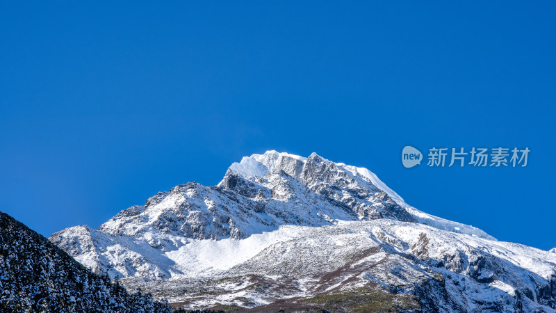 四川甘孜海螺沟景区看到的贡嘎等众多雪山