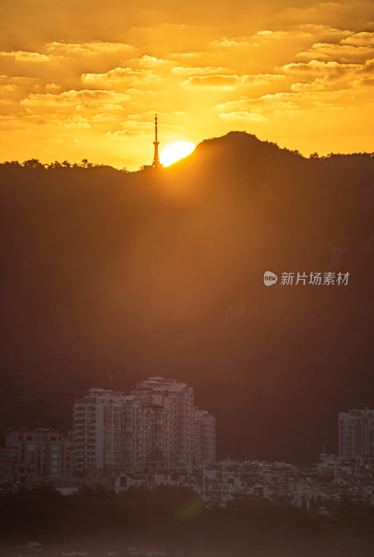 山东青岛崂山区石老人风景区海边日出景观