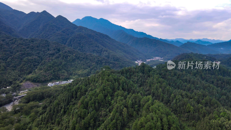 山川丘陵农乡村田园航拍图