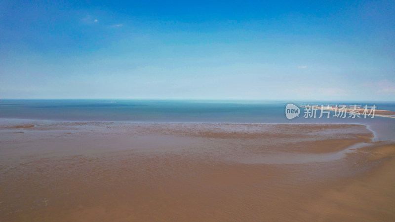 大海海边沙滩风车自然风光蓝天白云航拍
