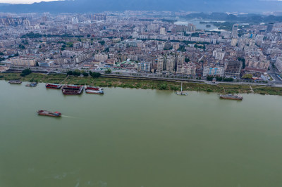 广东肇庆城市清晨西江风光航拍摄影图