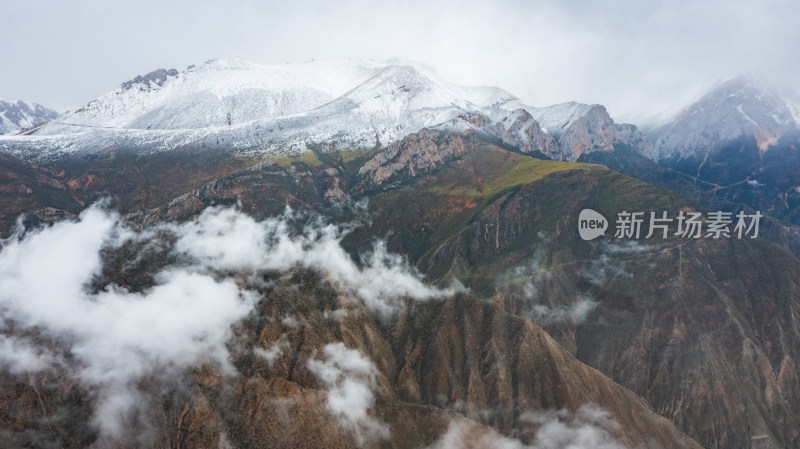 318川藏线川西甘孜高海拔草原雪山自然风光