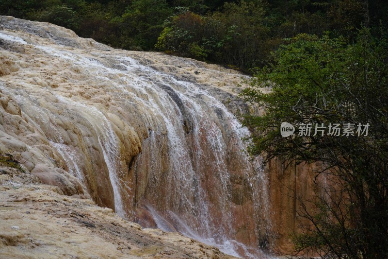 四川阿坝藏族羌族自治州黄龙风景区