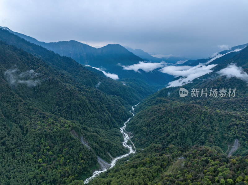 西藏林芝莲花圣地墨脱热带雨林云雾高空航拍