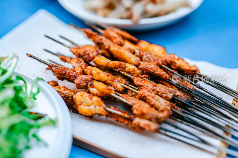 甘肃兰州正宁路夜市的美食，西北烤羊肉串