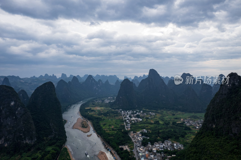 桂林阳朔漓江山水自然风光航拍