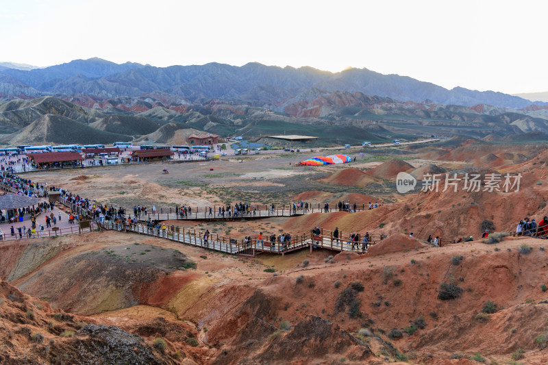 甘肃张掖七彩丹霞景区丹霞地貌彩色丘陵