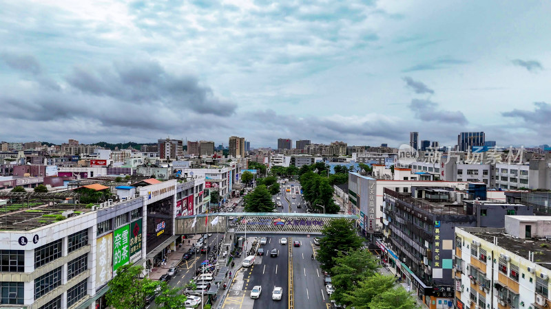 广东深圳龙华区城市交通航拍图