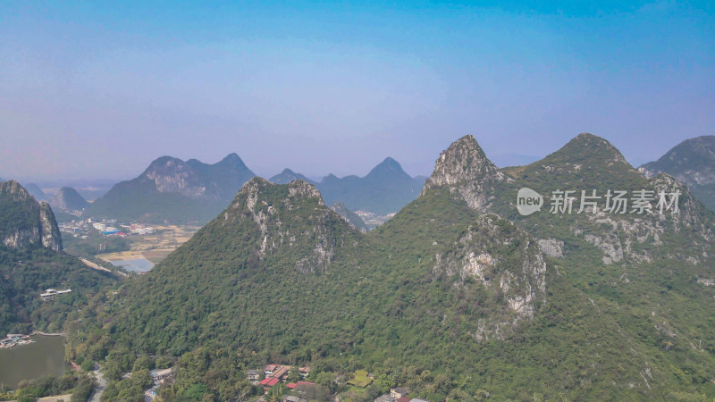 广西桂林山水甲天下哈斯特地貌奇山航拍