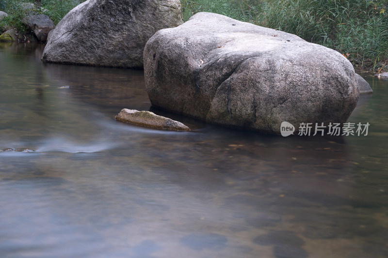 秋季北京山区流水慢门摄影