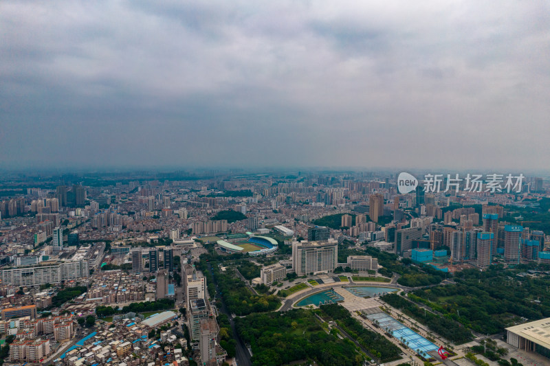 广东东莞城市清晨航拍摄影图