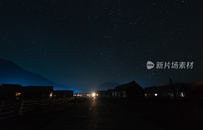 新疆禾木村的星空