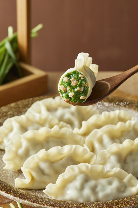 传统中餐美食 韭菜猪肉水饺