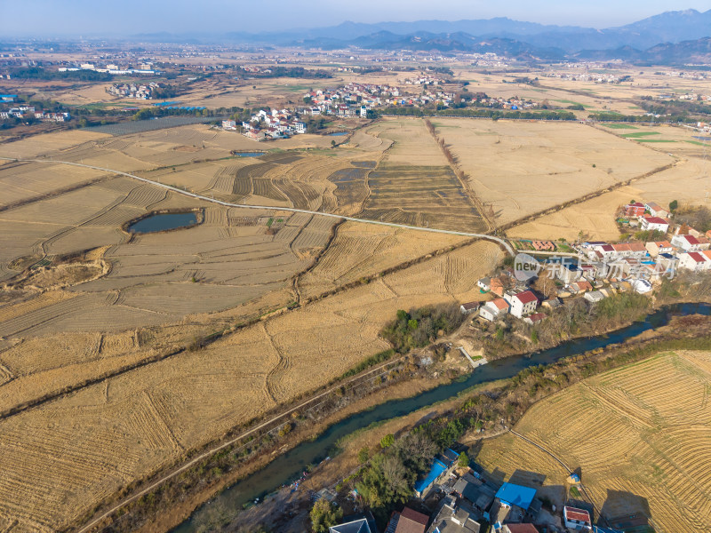 乡村田野航拍全景