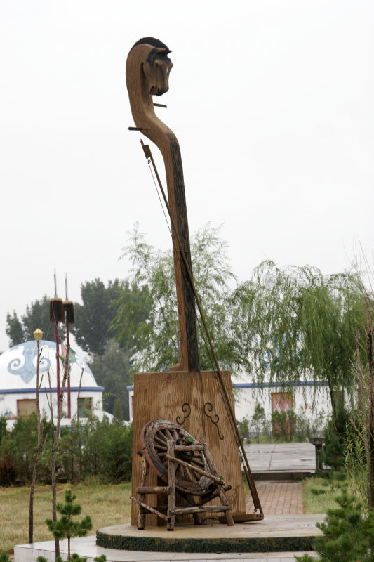 木制巨大的马头琴